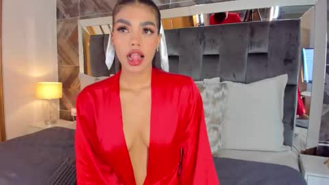    online show from 11.04.25