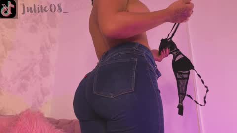Juli  online show from 01.06.25