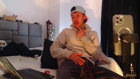 Snapshot of naytonfreeman chatting on 10.17.25 Im Nayton online show from 10.17.25
