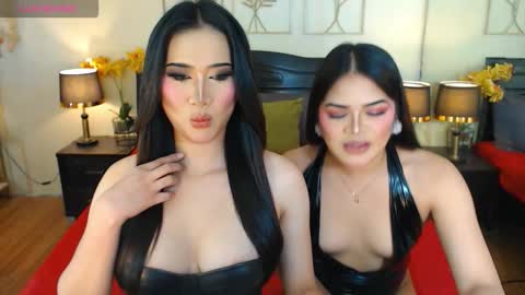 Snapshot of nayumi_edwards chatting on 10.18.25 F R A N Z I A online show from 10.18.25