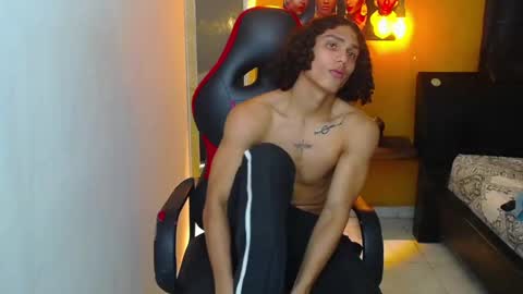 Snapshot of nazper_ chatting on 02.21.25 Nazper online show from 02.21.25