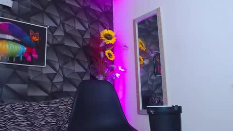 Snapshot of nazper_ chatting on 02.22.25 Nazper online show from 02.22.25