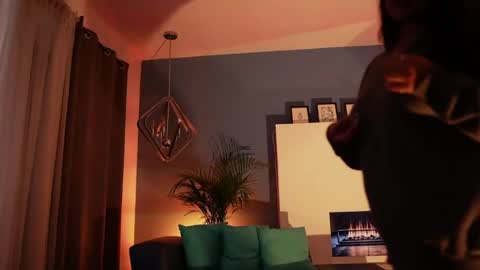 Nefertari online show from 04.21.26