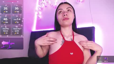 Snapshot of nea_lm chatting on 10.27.25 nea-- online show from 10.27.25