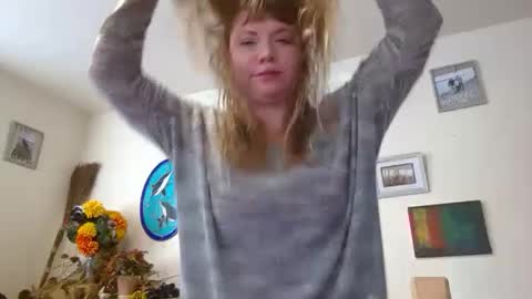 Snapshot of nealiana96 chatting on 12.04.24 Nealiana online show from 12.04.24