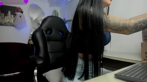 Hellen online show from 12.18.24
