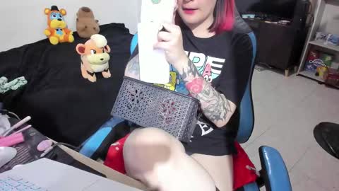 Snapshot of neeko_lol_ chatting on 01.18.26 Geek Nicole im Neeko UwU online show from 01.18.26