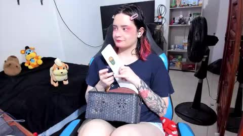 Geek Nicole    im Neeko UwU online show from 03.17.26