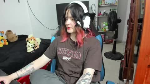 Geek Nicole    im Neeko UwU online show from 04.18.26