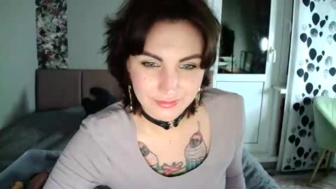 nefertiti_queen online show from 09.11.25