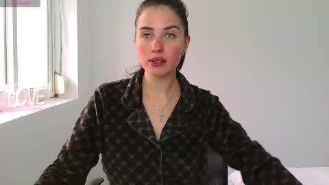 Neferutt online show from 03.05.26