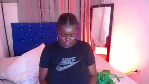 Snapshot of neighbor_ebony chatting on 07.11.26 CHIKY online show from 07.11.26