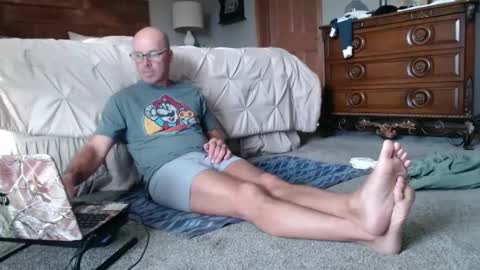 Snapshot of neighborguy4u chatting on 10.10.25 NEIGHBORGUY4U online show from 10.10.25