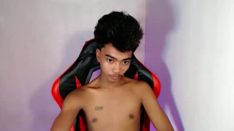 Snapshot of neil_asian69 chatting on 10.16.25 neil_asian69 online show from 10.16.25