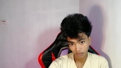 Snapshot of neil_asian69 chatting on 10.22.25 neil_asian69 online show from 10.22.25