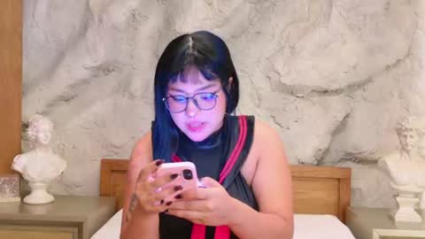  V I X E N  online show from 08.06.26