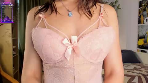 Vicky and Beatrice online show from 09.21.25