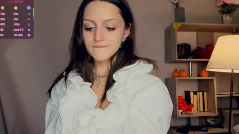 Vicky and Beatrice online show from 04.08.26