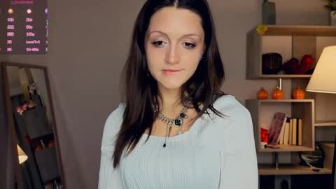 Vicky and Beatrice online show from 04.10.26