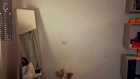 Vicky and Beatrice online show from 05.12.26