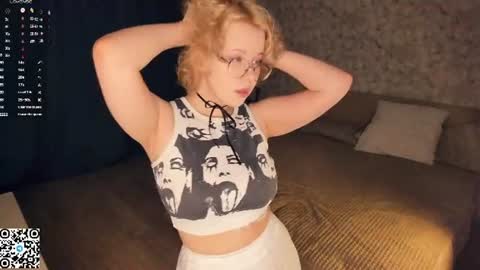 Snapshot of nelly_gloss chatting on 06.21.26 nelly_gloss online show from 06.21.26