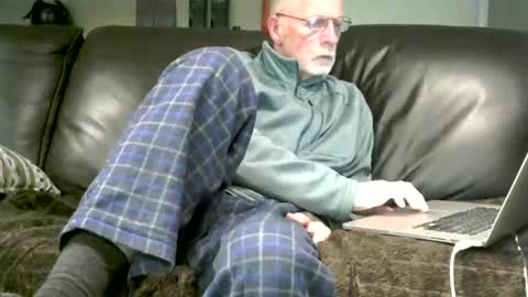 Snapshot of neman4u2c chatting on 11.15.25 Jack online show from 11.15.25