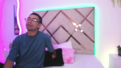 nenaarisk online show from 03.15.26