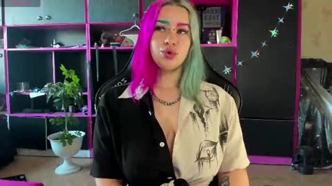 Snapshot of neon_baddie chatting on 08.01.26 Ada online show from 08.01.26