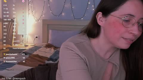 Snapshot of neonquack chatting on 01.02.25 Riley online show from 01.02.25