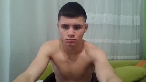 Snapshot of neoplayboy2 chatting on 11.11.25 neoplayboy2 online show from 11.11.25