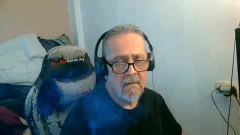 Snapshot of neron401 chatting on 04.19.26 neron401 online show from 04.19.26