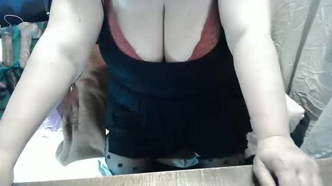 Snapshot of neslihan35 chatting on 02.17.25 neslihan online show from 02.17.25