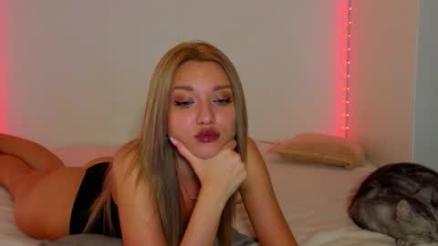 Snapshot of nessarosse chatting on 11.14.25 Nessa online show from 11.14.25