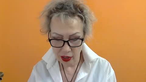 NessyJenixs online show from 03.10.25