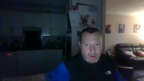 Snapshot of nesuk chatting on 12.15.25 nesuk online show from 12.15.25