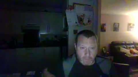 Snapshot of nesuk chatting on 12.19.25 nesuk online show from 12.19.25