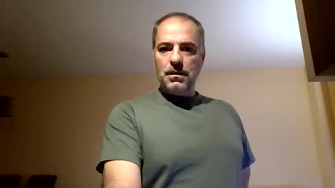 Snapshot of neuronas33 chatting on 10.25.25 Volsonov online show from 10.25.25