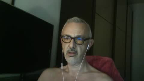 Snapshot of nevenerabis chatting on 11.14.25 nevenerabis online show from 11.14.25