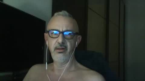 Snapshot of nevenerabis chatting on 11.18.25 nevenerabis online show from 11.18.25