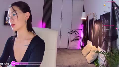 Snapshot of new_meow chatting on 10.07.25 Alice online show from 10.07.25