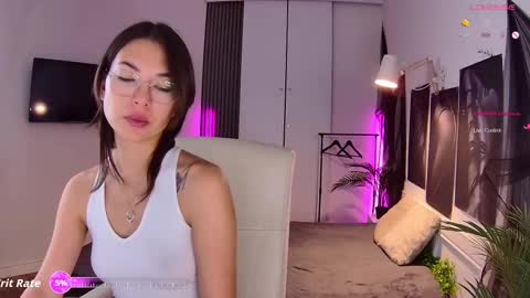 Snapshot of new_meow chatting on 10.13.25 Alice online show from 10.13.25