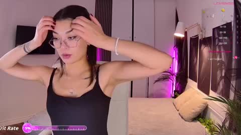 Snapshot of new_meow chatting on 10.18.25 Alice online show from 10.18.25