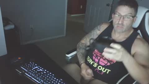 Snapshot of newevo chatting on 09.09.25 newevo online show from 09.09.25