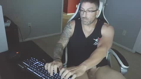 Snapshot of newevo chatting on 09.13.25 newevo online show from 09.13.25