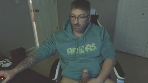 Snapshot of newevo chatting on 02.21.26 newevo online show from 02.21.26