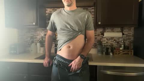 Snapshot of newguy_097 chatting on 09.20.25 newguy_097 online show from 09.20.25