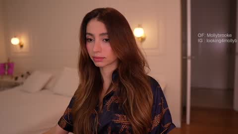 Snapshot of newmollybrooke chatting on 03.03.26 all my links Here online show from 03.03.26