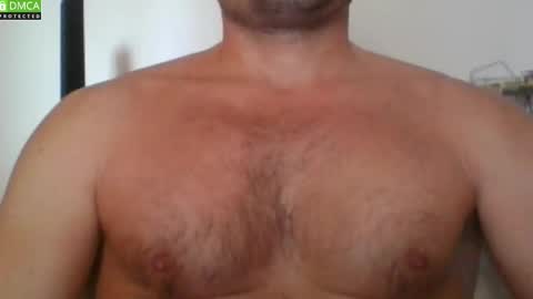 Snapshot of newtyguy90 chatting on 10.16.25 newtyguy90 online show from 10.16.25
