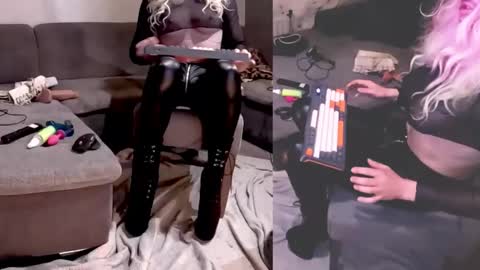 Snapshot of newwetcouple chatting on 02.24.26 NylonHeelFreaks online show from 02.24.26