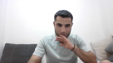 Snapshot of newworld0 chatting on 12.09.24 newworld0 online show from 12.09.24